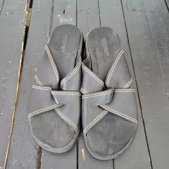 Aerosoles Women's 8.5 Black Leather Slip On Sandals Slides Wedges Comfort Shoes - Picture 3 of 8